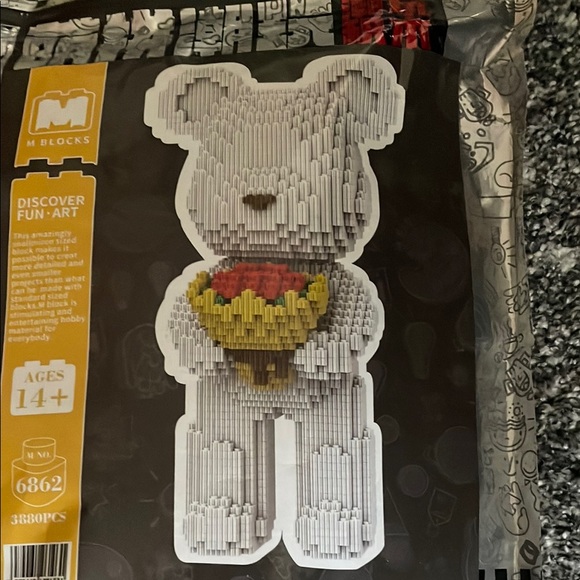 M Blocks Bear Building Set - Picture 2 of 4
